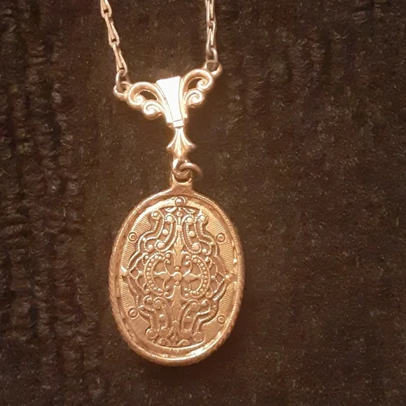 Vintage Cameo Necklace - Picture 3 of 5